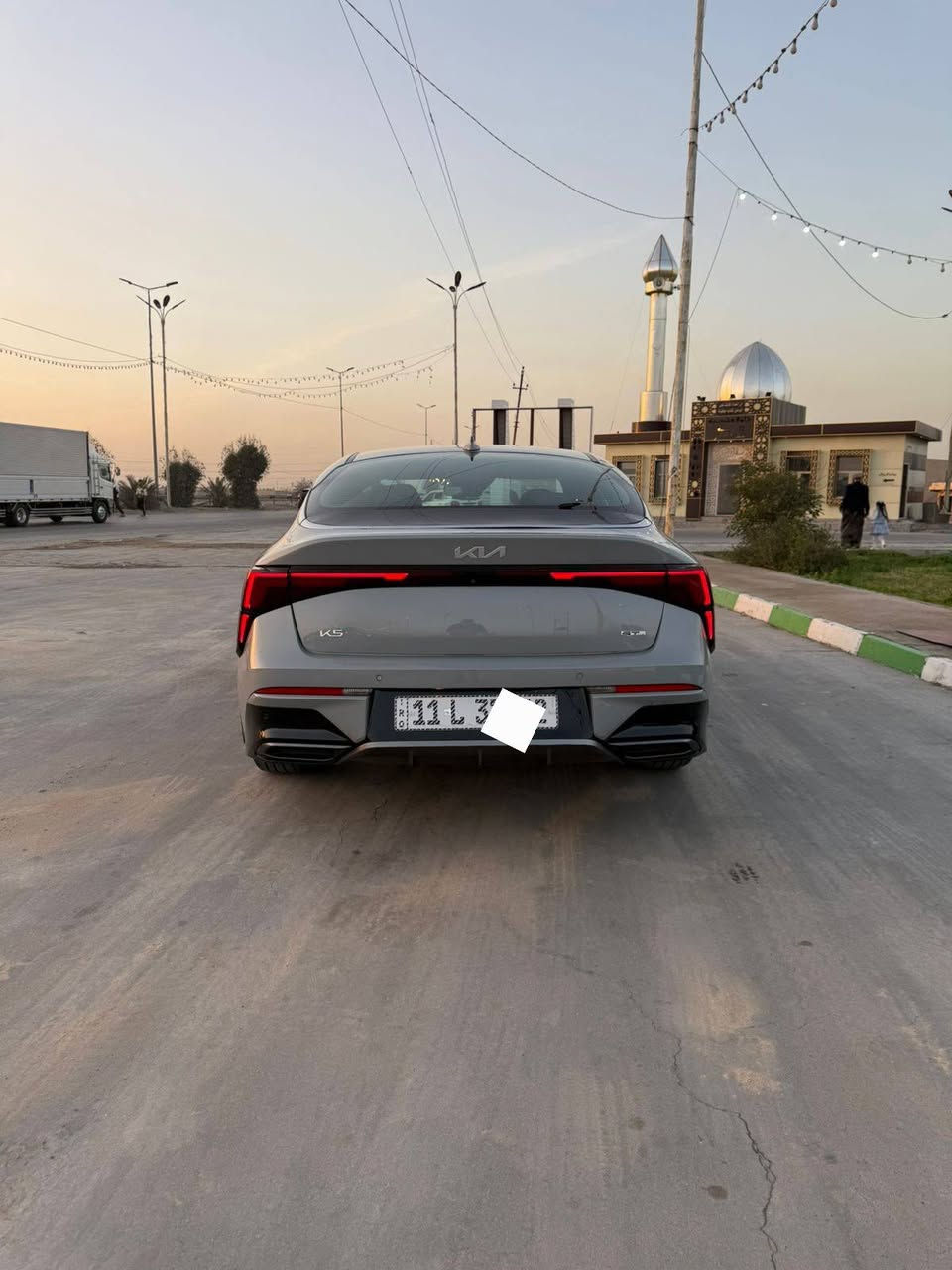 Kia K5 -Gt Line
كي فايف جيتي لاين 2025 بغداد بسمي                                      ماشيه 19Km
تشغيل عن بعد
محرك 2500 تنفس طبيعي 
رادارات امامية وخلفية وجانبية
دخول ذكي
كروس مثبت سرعة 
شاشة كبيرة 
شحن لاسلكي 
هند بريك كهربائي 
بصمة
اشاير بلمري 
كامرة دواره
4 انضمة قيادة 
اوتو هولد 
ترحيب بل اليدات
كشنات كهرباء
وارد أمريكي حادثه موضح خفيف بدون ايرباك بيه طخه باب السايق وبيها تعديل وكلير فقط.                                                         السعر 215 بيه مجال شي بسيط                                                             *********** السياره بغداد.
