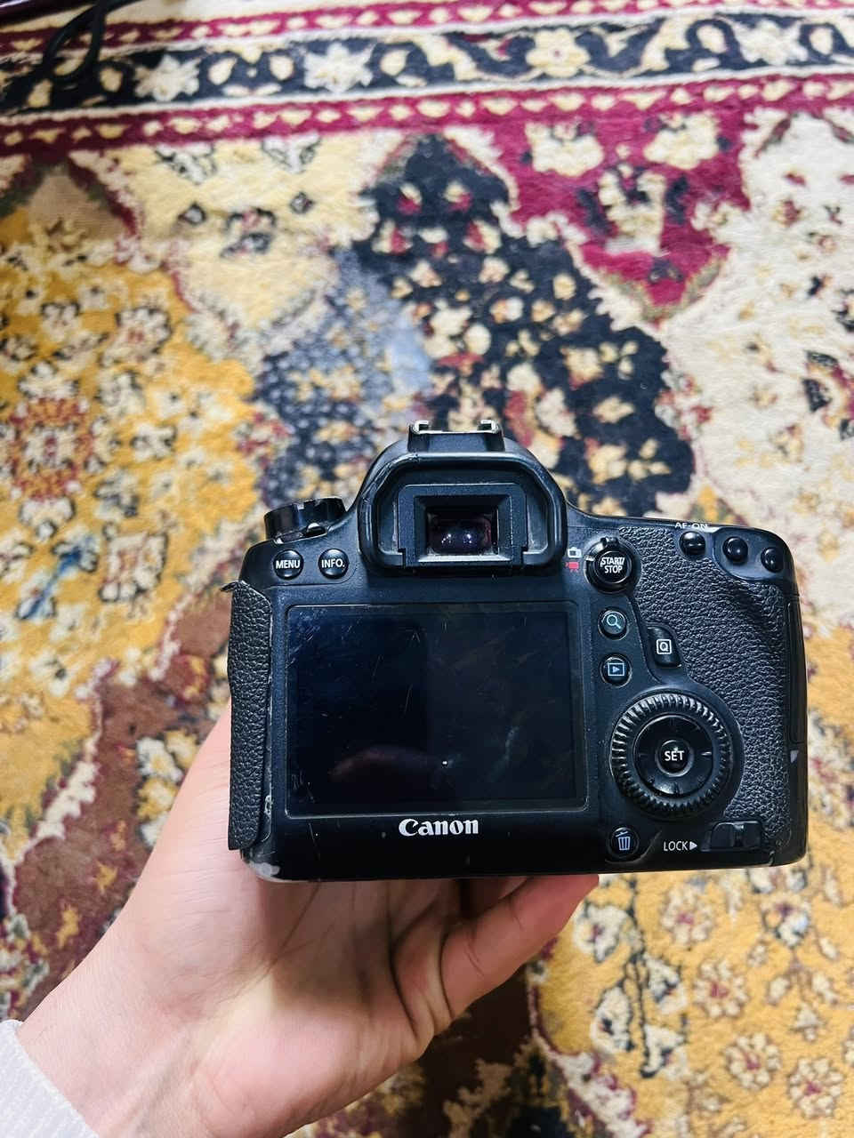 كاميرا كانون d6 مارن 1 فول فريم مع عدسه 24:105 السعر 800 وبيه مجال
توصيل جميع المحافظات


**إذا كنت صاحب هذا الإعلان وتريد حذفه لأي سبب، رجاءا أرسل رسالة إلى الدعم الفني**