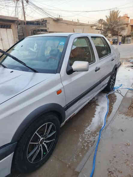 محرك 1800كير عادي، سياره بلاديه بدون صبغ حادثه جاملك الامامي تخم تاير جدد تبريد تدفئه شغال كهربائيات كلها شغاله لايزنون غرفتها جديده رئاسيه رقم بغداد دولي اسمي هزتها جديده المكان بغداد رقم التليفون***********y السعر45 بغداد
