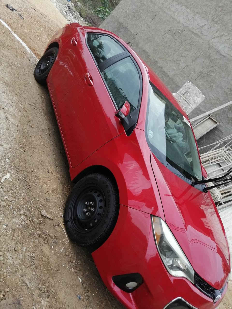 السلام عليكم ورحمة الله وبركاته
للبيع كورلا 2014 بغداد الرقم الجديد بأسمي 
السياره خير من الله من كير ومكينه وتبريد 
منظومه بانزين جديده 
تخم تاير قبل 4 اشهر شديته
حداده صدر امامي خلفي قبل شهر 
دهن كير جديد وفلتر قبل سبوعين 
السياره ماشيه 133 ميل 
السياره وراد امريكي بيها قطعتين صبغ جاملغ الايمن امريكا والايسر عندي فقط مع معجون بمثلث البنيد الامامي فقط الايرباكات والغود كلها كفاله عامه 
نعومه المكينه والكير خير من الله ماعندي بيها سونار 
السعر 118 وبيها مجال المكان بغداد المشتل 
للاتصال *********** / *********** واتساب
