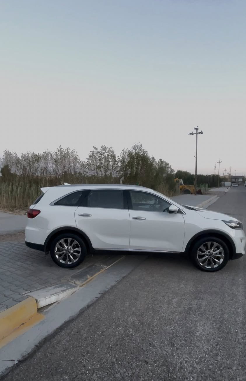 سلام عليكم
اللبيه كيا سورنتو مديل ٢٠٢٠ ماشيه ٧٩ الف
خليجية كفاله عد خسفه بل جنطه موضح بل صور.  وال سونار موجود. مرقم واسط مكانه واسط 
جاهزه سياره من كلشي 
فول مواصفات
بصمه 
شاشه
كأمره 
حساس أمامي خلفي 
سبعة راكب
سته سلندر
ويل نيكل 
الداتت
كشفات 
ليت زنون
جلد 
كشنات كهربائي ثنينه 
جنطه كهربائيه 

أي استفسار 
***********
كأمره
