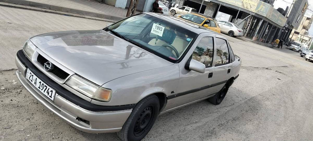 موديل 1992
محرك 20 
رقم سليماني 
سنوي جديد 
كوبون بنزين 
سعر 44
***********
