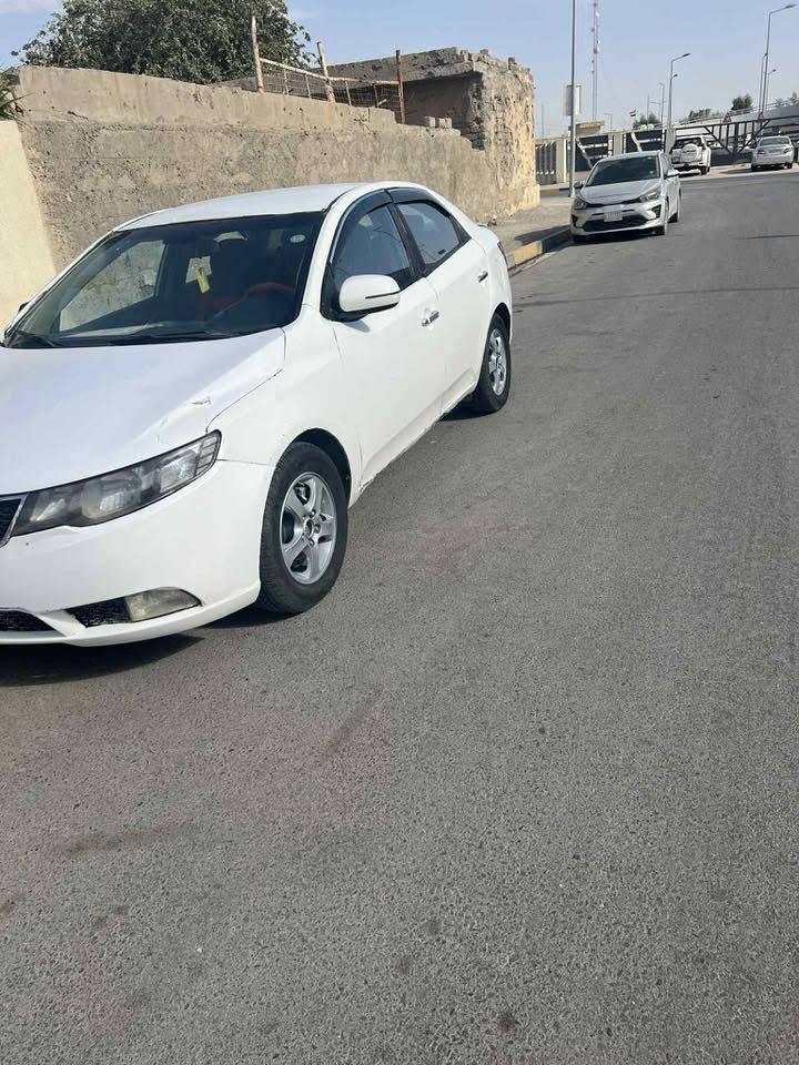 السلام عليكم
كيا سيراتو موديل 2011

مواصفات السياره :

⭕️ كير توماتيك 6 نمره 

⭕️جامات كهرب تحكمات ستيرن 

⭕️تحتوي على منظومه غاز 

⭕️يدات نيكل إشارات بالمري 

⭕️شاشه ايباد وكاميرا خلفيه دواره 

⭕️السياره  ترايها كلش حلو وعلى البنزين والغاز ما ادك دوانز نهائيااا 

⭕️كشنات جلد تواير جدد ويل كب طخمها قبل شهر بدلته 

⭕️السياره باسمي رقمها أربيل الدولي شررط التحويل 

ضرر السياره :

مصبوغه عام گالبه 

مكان السياره :الموصل 

سعر البيع : 77 ورقه وبيها مجال للناس الطيبين 

للتواصل اتصال 📞: ***********
