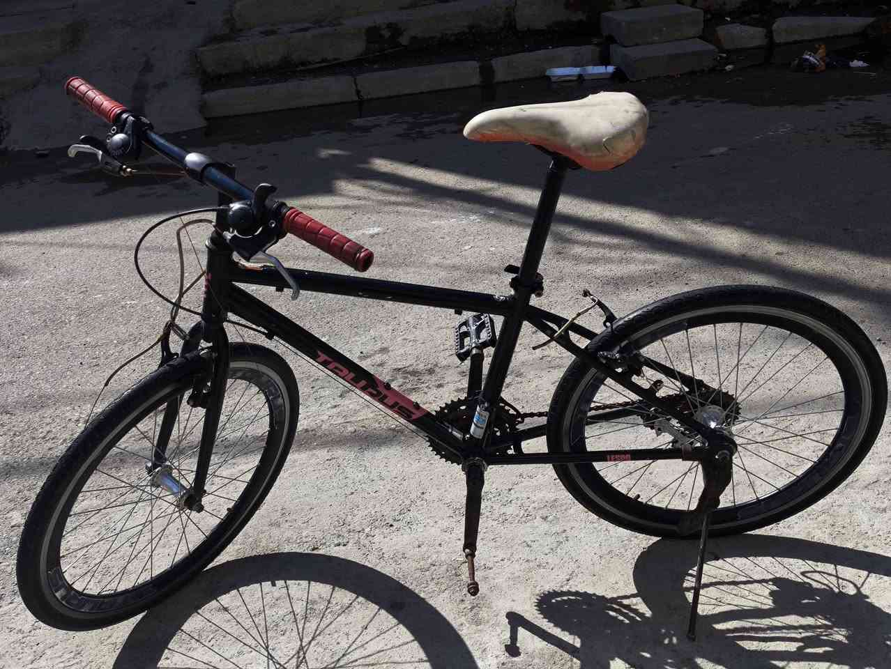 سلام عليكم باسيكل c700 حجم 24 بايسكل يخبل الالمنيوم نقوصاته بس وايرات مال بريك امامي و خلفي لان تاركه صارلي هواي السعر 65 و بي مجال حك الجية مكاني بغداد الشعب قرب محطة سما بغداد


**إذا كنت صاحب هذا الإعلان وتريد حذفه لأي سبب، رجاءا أرسل رسالة إلى الدعم الفني**