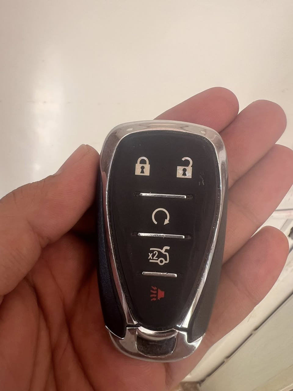 السلام عليكم ماليبو 2021 Rs رياضي للبيع السعر المطلوب 117$
الضرر موجود بالسونار داخل الصور 

ماشيه 86,578

* الطراز: ماليبو RS (1SP)

* المحرك: 1.5 لتر تيربو 4 سلندر

* القوة: 160 حصان تقريباً

* نظام الدفع: أمامي FWD

* شبك أسود RS

* سبويلر خلفي

* دبل إكزوست

* شاشة 8 إنج

* Apple CarPlay

* Android Auto

* كاميرا خلفية

* تشغيل بصمة وزر Start

* مثبت سرعة

* نظام الثبات الإلكتروني  

أنظمة الأمان

* كاميرا خلفية

* ABS مانع انزلاغ الفرامل

* نظام الثبات الإلكتروني ESC

* تحذير اصطدام أمامي 

* تحذير النقطة العمياء اختياري

* وسائد هوائية متعددة  

للاستفسار الاتصال عل الرقم ***********
