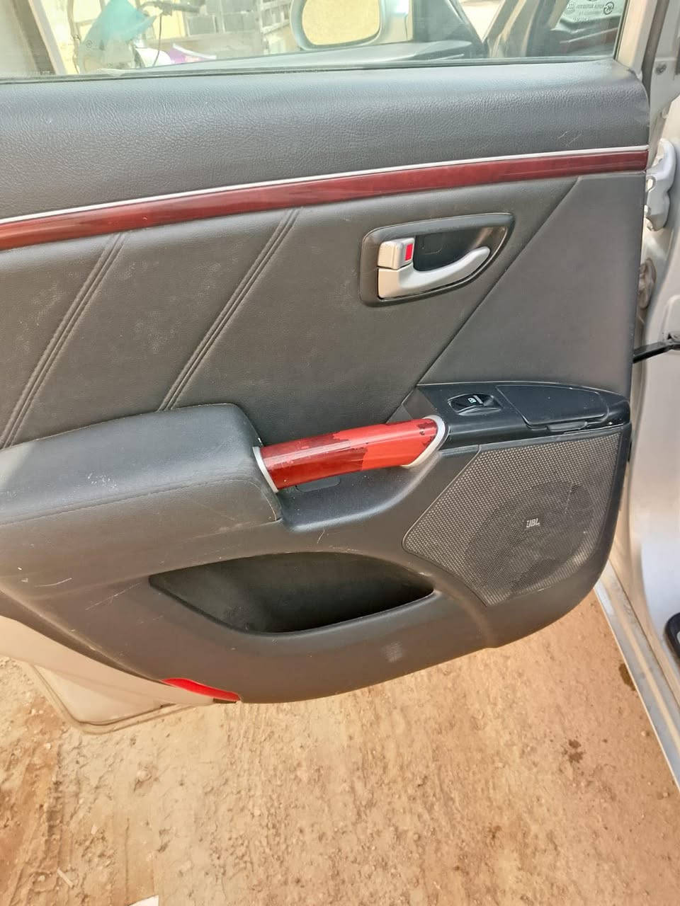 ازيره موديل 8 خليجيه بدون حادث رقم بغداد بسمي مكينه 2700 بيها صبغ جامرلوغ وبنيد اثر جراد سونارها وياها تخم تاير صدر امامي خلفي تبريد فول عنوان ديالى بعقوبة السعر 95 بيهامجال لاستفسار ***********
