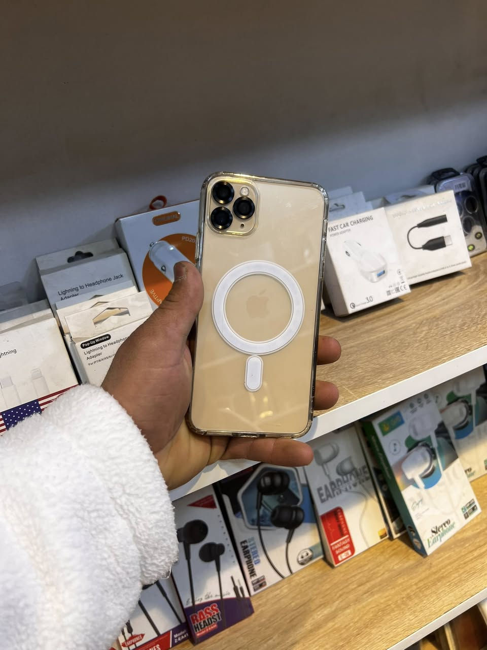 ايفون ١١ برو ماكس ذاكرة ٢٥٦بطارية ٨٢ مبدل شاشة اصلي KBSبصمة واكفة السهر ٢٥٠ الف ***********بغداد الكمالية
