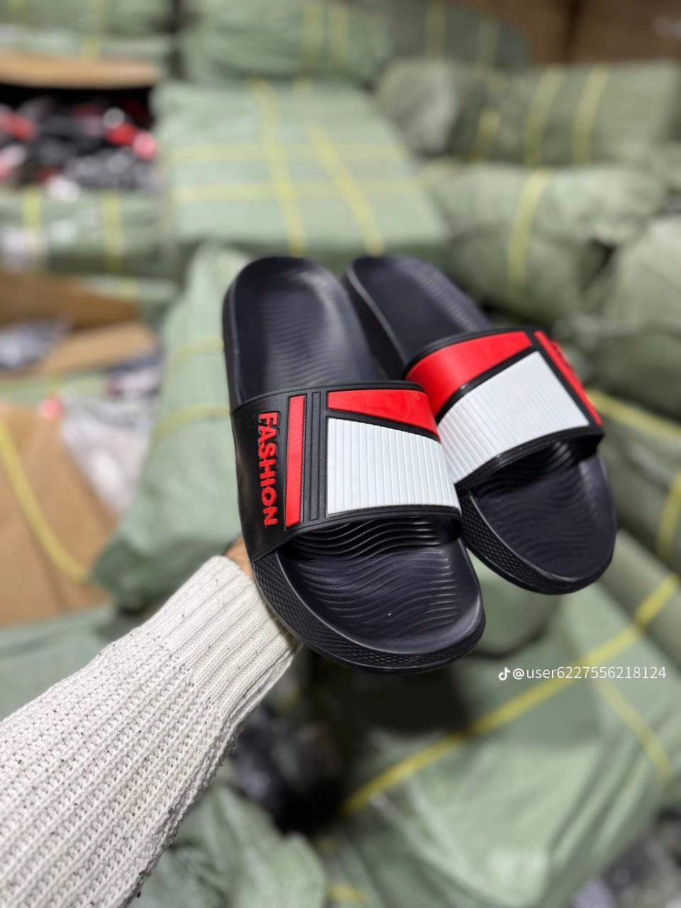 صيني قياس ٤٠ ال ٤٥ سعر درزن ٢١ الف.    حجز وات ساب ***********
