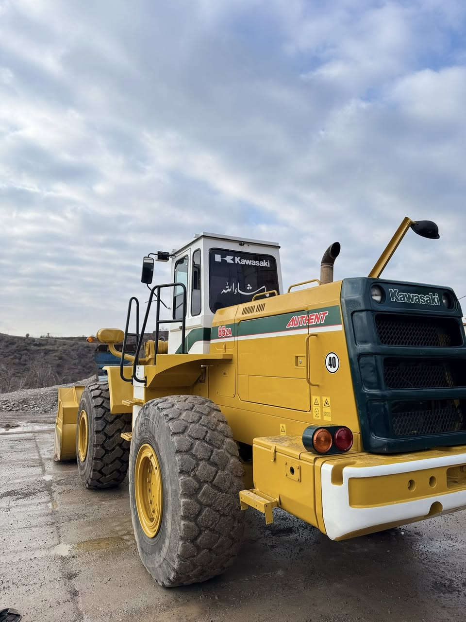 ***********واستاب شفر كاويسكي 85ZA ياباني مكينه نيسان رقم دهوك موديل 1997 كل شرت  جاهز جديد
