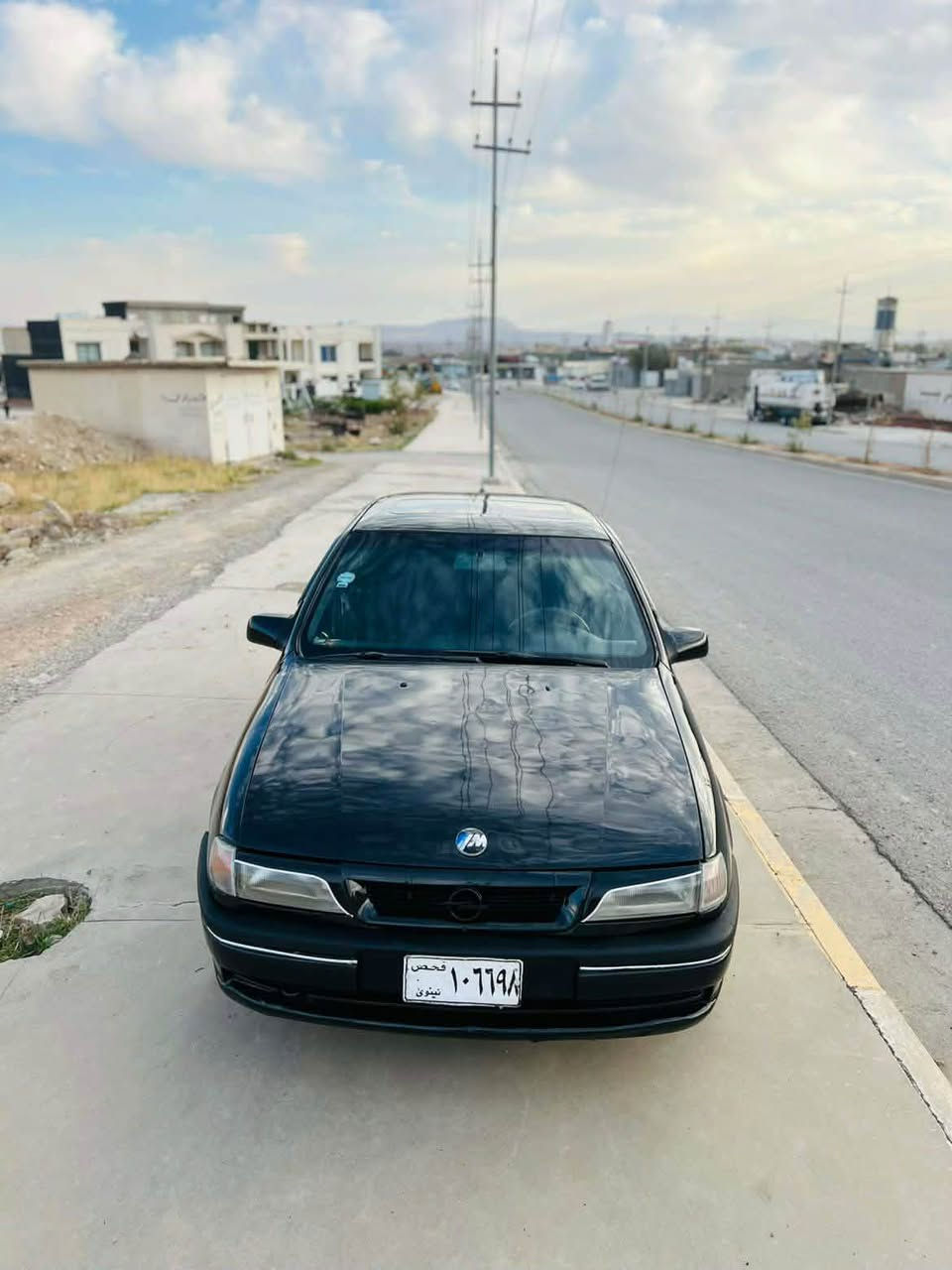 سلاوي خواتان ليبي ئوپل 
موديل ١٩٩٣ 
مه كينه ١٦ قايش پان و پاوه ر
گير و مه كينه به شه رت 
تازه پيش و دواي داگيراوه چركه ي تيدا نيه 
كاره باي و گيچ و گه رمي و فلچه هه مووي مه زبوته 
سه ياره كه ده عم و ليدران و خايسي نيه 
موس و براوه و وه رگه را به شه رت 
تيبيني سياره كه ئارم پلاستيك استنساخه 
به لام استنساخه كه ش پلاستيكه 
*********** كويسينجاك, أربيل
