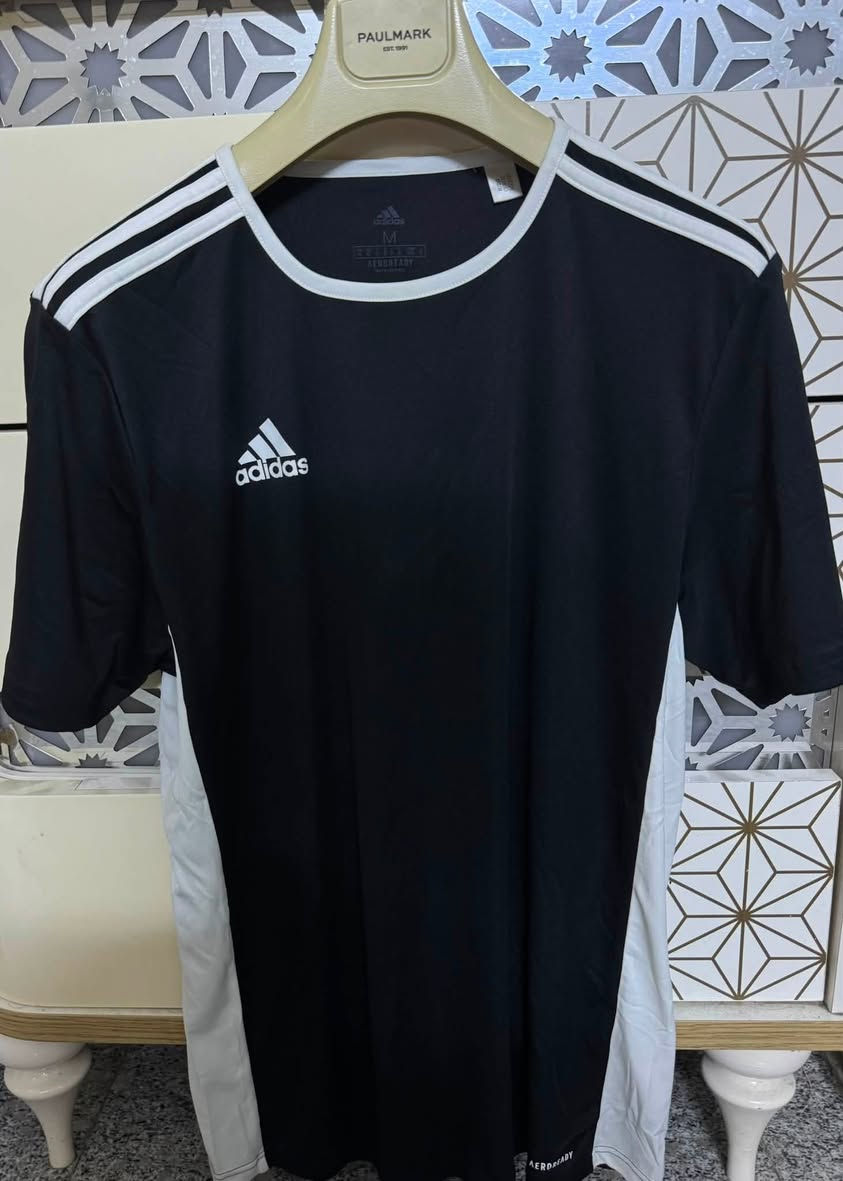 تيشيرت adidas 
اصلي وكاله
غير مستخدم
قياس M


**إذا كنت صاحب هذا الإعلان وتريد حذفه لأي سبب، رجاءا أرسل رسالة إلى الدعم الفني**