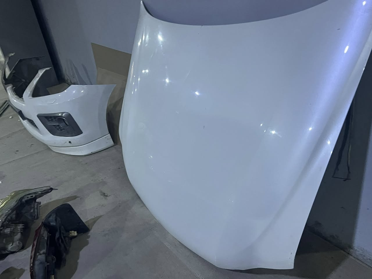 للبيع أغراض لكزز جميع الأغراض اصليه وبدون قطره صبغ 

بنيد+ جاملغ سايق+بكلايتات+ماصدات+دعاميه اماميه+

شباك دعاميه+ بيبان+ جامات خلفيه+ شفقه جنطه +

دواسات+ يدات بيبان عدد ٤+ جكات بنيد+ غطاء جامات جانبيه 

طبربايز اماميه +خلفيه +هوك خلفي 

ملاحظه البيبان يرهمن لاندكروز + لكزز 

والاغراض كلها بلاديه حدثت سيارتي واريد ابيعهن واليريدهن 

شلعه وحده بي خير ويتدلل 

عنواني بابل 
***********
