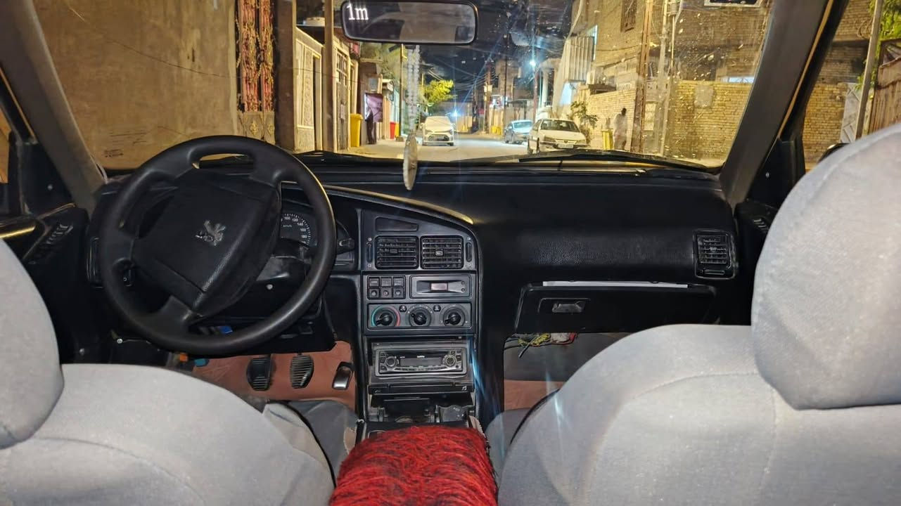 السلام عليكم ورحمة الله وبركاته سبلت بيجو 405 مديل 2012 رقم بصره سنويه  ل2027تنتهي السعر25 تخذه مصفره هيه وقرامات تشتريه من رعيه ابو السنويه  وبيه مجال المزيد من التفصيل اتصل على الرقم راعيه *********** البصرة, العراق

