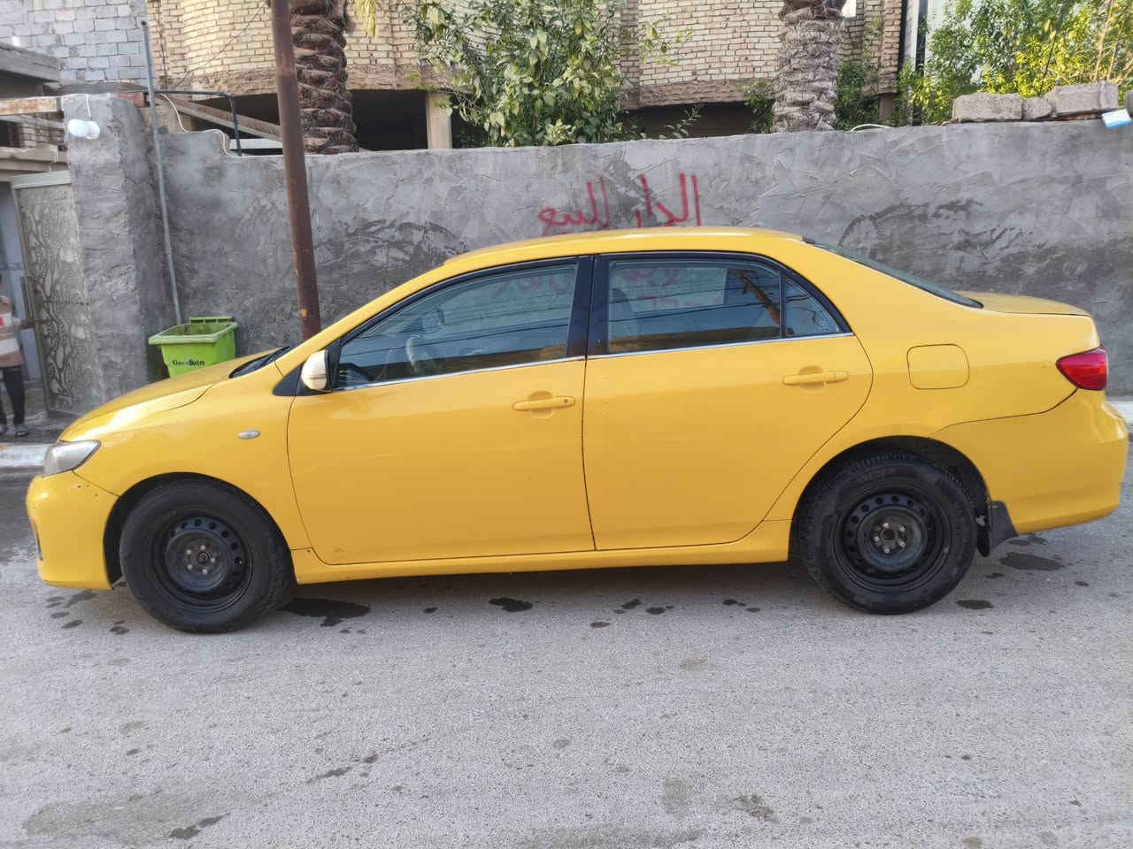 للبيع كورلا وترهم مراوس بخصوصي
خليجي موديل 2009 
سنويه جديده بٱسمي مصفره هيٱه وغرامات السعر 85 سياره جاهزه من كلشي العنوان الفلوجة/*********** 
بي واتساب
