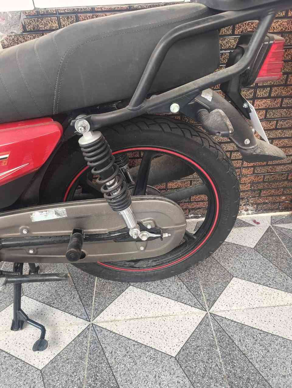 سلام عليكم
دراجه للبيع موديل 25 مستخدمه شهر 1
مكفوله كفاله عامه 
رايدها ب950 

***********‭
0782 669 2312‬
