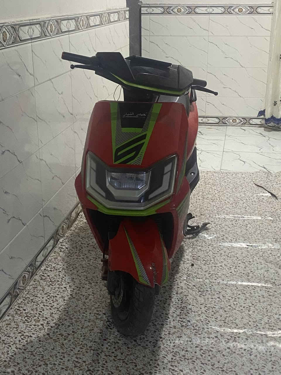 السلام عليكم دراجه شحن شتريته بمليون وميه وريده ٥٠٠ وبيه مجال   هيه6باتريات بس واحد عطلان مستعجل كلش ليريد يجي خاص الرقم***********
