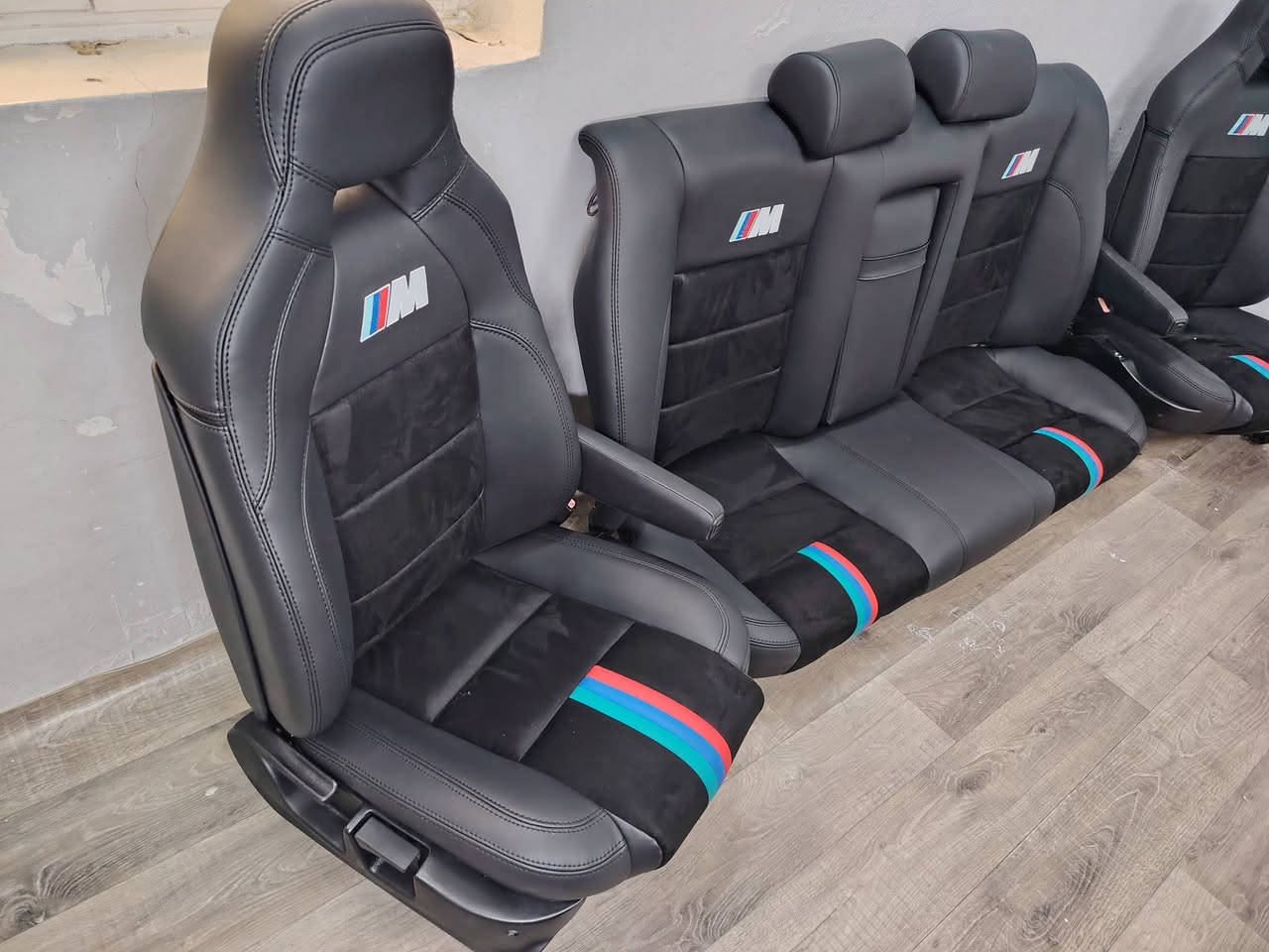 السلام عليكم للبيع كشناتBMW500 بدي قديم ميكانيكي رياضي كنتارة وجلد عمل درجة أولى السعر 500 الف مكاني بغداد الحرية *********** 🌷
