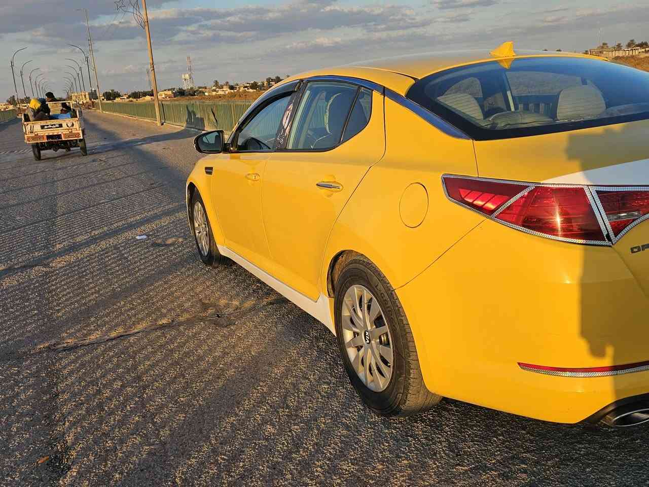 السلام عليكم
ياالله  السلام عليكم  اوبتيما 2012
تبريد  شغال خير من الله 
حدادية ٧٠من ١٠٠
تخم تاير 
شاشه  حوادث
نشره داخليه 
محرك GDR2400 
وارد أمريكي

السيارة باسمي تحويل ثاني يوم رقم انكليزي مصفرة هيئه وغرامات
خط بيها جبايش/ ناصريه 
خوان السيارة كفاله من الضربه والعيب الشرعي والمداور
العنوان ذي قار الجبايش المنار  السعر ٩٥ وبيه مجال
الرقم ***********
