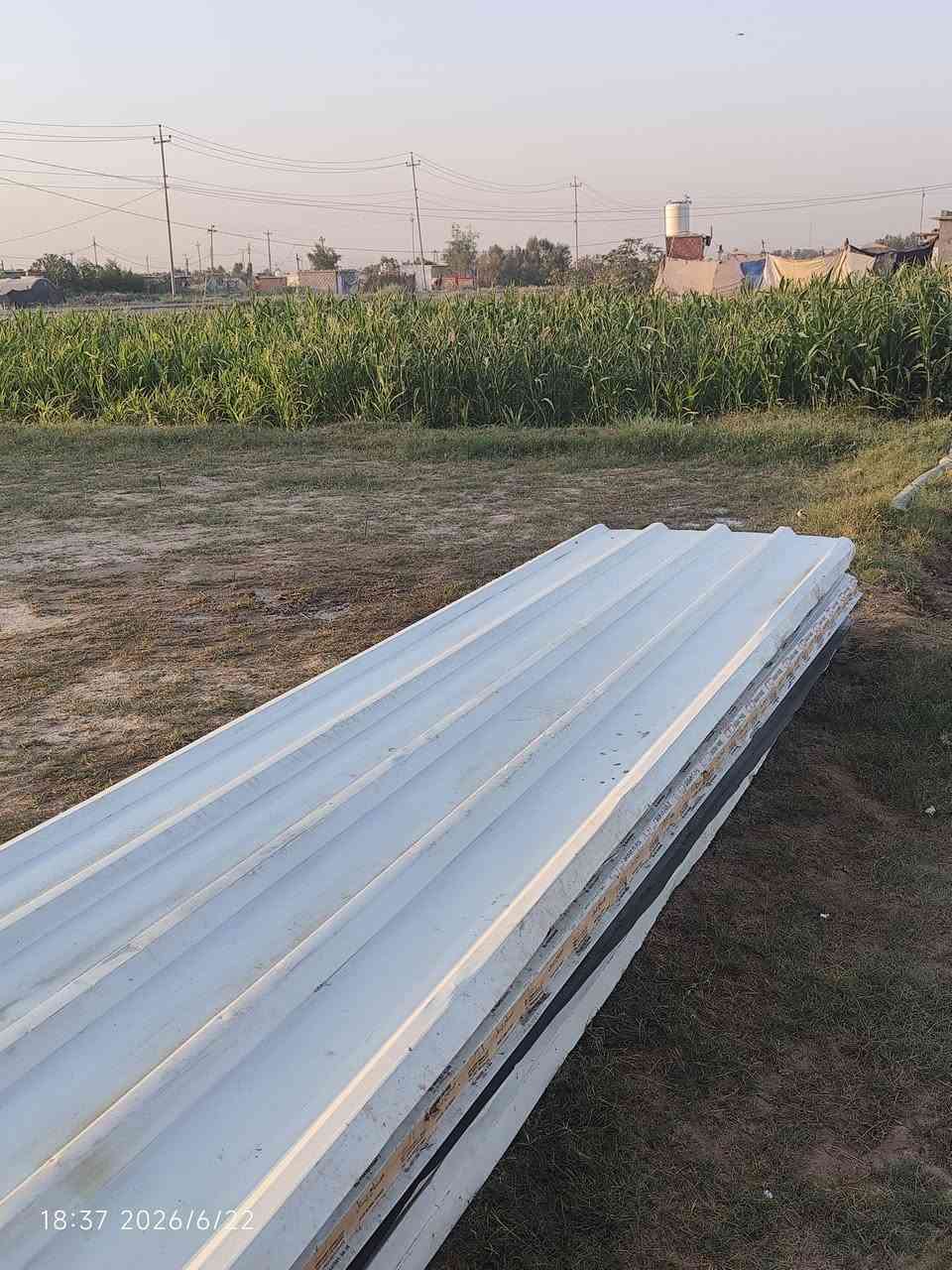 سندويج مستعمل للبيع عدد 6 طول 4 ونص مكان بزيبز 
***********
