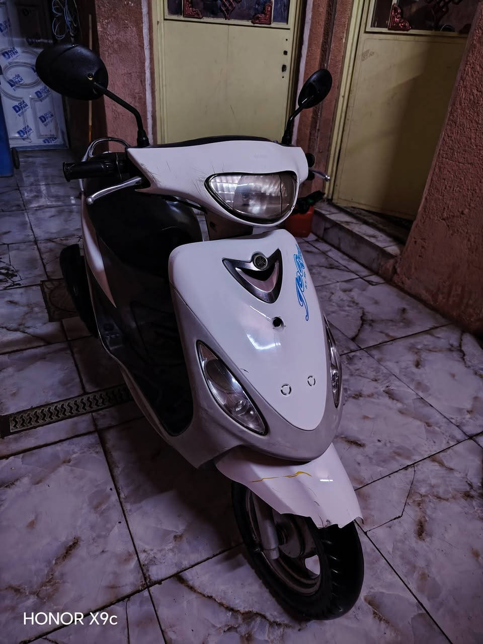 سلام عليكم ورحمة الله وبركاته دراجه ماكس منغولي دراجه تخبل شلعه ومعدل كابريتر بلادي سلف بلادي كهربائيّات كلها شغاله باتري جديد تاير خلفي جديد مرايات جانبيه جدد 
(ملاخضه) مكينه مفتوحه صارلها 3اشهر ابد ما كلت اخ ياراسي منها تنام رغد منها سعر 550وبيها مجال بسيط حك الجيه عنواني بغداد مدينه الصدر هـ***********
