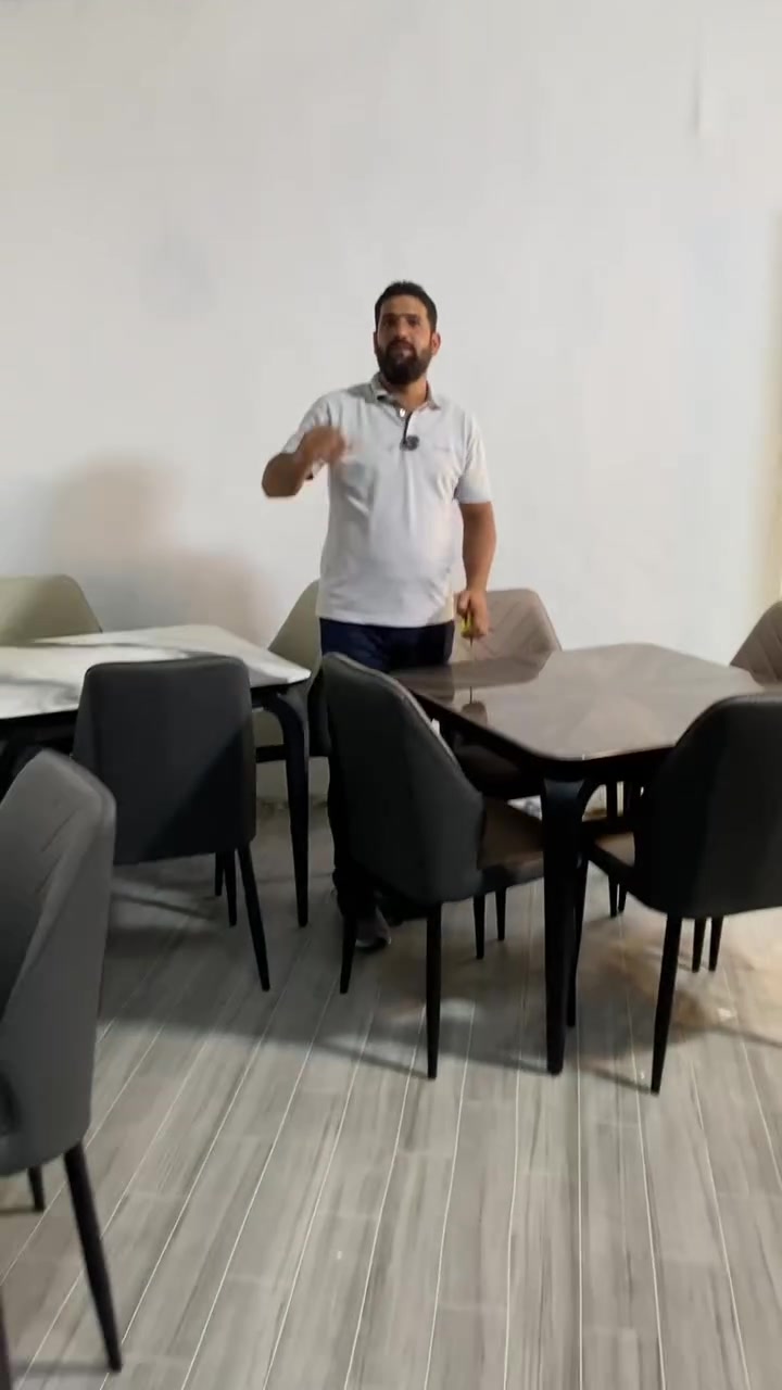 ميز طعام 4 كراسي وجه. مرمر بورسلين مربع القياس 90*90سم. 
ميز طعام بي 3 الوان جوزي /رصاصي /اوف وايت موديل أوربي قوي يتحمل اثقل الاوزان للحجز يرجى التواصل على الرقم
0781 632 2337
. واتساب للتواصل #سما_النهرين_للتجارة_الاثاث #ميز_طعام_نوعيه_ثقيله_من_الجودة #بغداد_العراق_سما_النهرين_للاثاث
سما النهرين للاثاث المستورد
