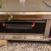فرن طبقي اخو الجديد استعمال قليل سعره 700 وبي مجال07748511145