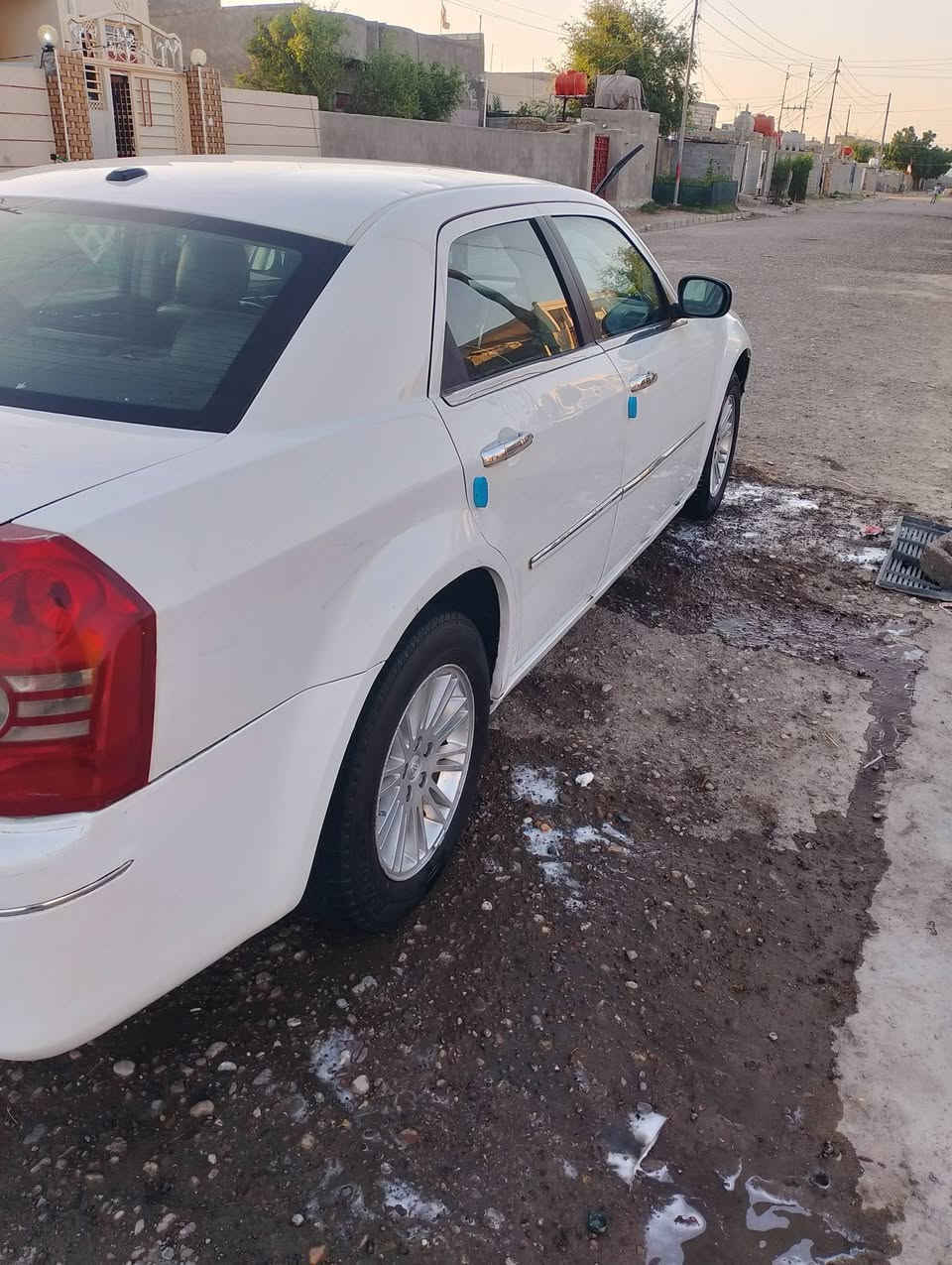 وبامه موديل 10
جاهزه من كلشي 
مالت جناي 
مكينه كير تبريد جاهزه من كلشي 
سنويه ورقام جدد
مكاني العماره
***********
السيارة فتحه وكشنات جاهزه
