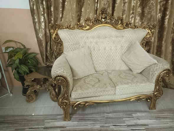 معرض البركه
يوجد لدينا تخم ملكي نضيف يرادله اشويه ترتيب السعر 400 كاني كرده شارع مستشفى شهيد جزى ***********
