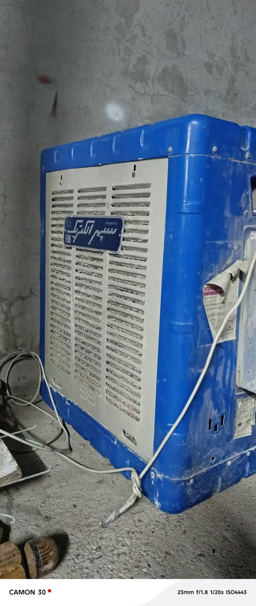 مبرده سوبر للبيع نضيفه لوك اي عيب ما بيهه سعر 150 قفل عنوان حي العسكري الاتصال ***********
