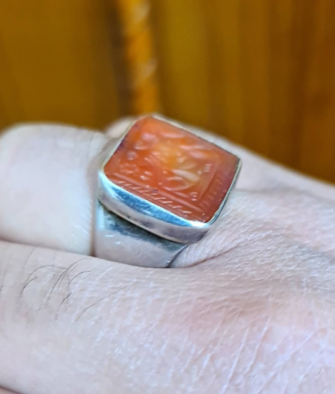 للبيع عقيق يماني قديم صياغة صب ثقيلة يدوية
لون مشمشي قياس 24


**إذا كنت صاحب هذا الإعلان وتريد حذفه لأي سبب، رجاءا أرسل رسالة إلى الدعم الفني**