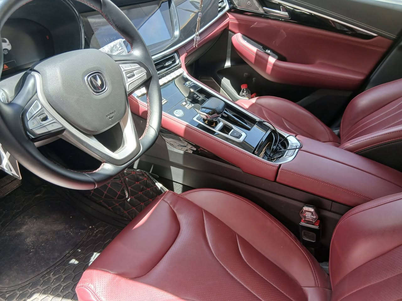 شانجان cs85 موديل 2024 ماشيه 65 الف فول مواصفات  محرك 2000 تيربو بدون صبغ ولا بارد  رقم انكليزي بغداد  حره بأسمي بعدها ضمان شركه  السعر 190 ورقه الاتصال  ***********
