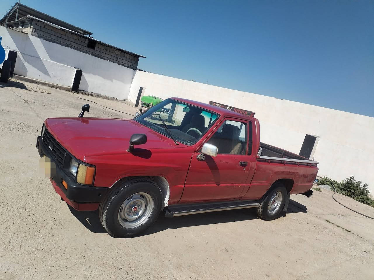 السلام عليكم 
بيكم للبيع او مراوس حسب القناعه 
الموديل 1985
رقم صلاح الدين اصفر شرط التحويل او الوكاله 
محرك كير صدر اكسل شرط 
#العنوان_كركوك_الحويجة 
معرض الوفاء لبيع وشراء السيارات والتركترات وجميع المعدات الزراعيه الحويجه 
الشراي يتصل على الارقام التالية 
***********
او
***********
