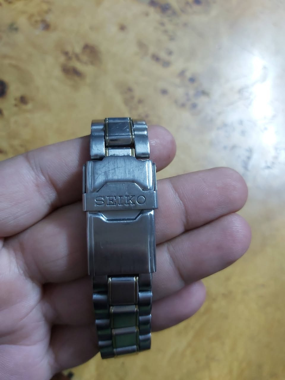 السلام عليكم
ساعه سايكو باله اصلي ياباني تيتانيوم نضافه تامه 
قطر الساعه 42 
 الكرونوغراف 
استوب وج 
منفذ للتاريخ 
سعر الساعه 75 ألف
يوجد توصيل


**إذا كنت صاحب هذا الإعلان وتريد حذفه لأي سبب، رجاءا أرسل رسالة إلى الدعم الفني**