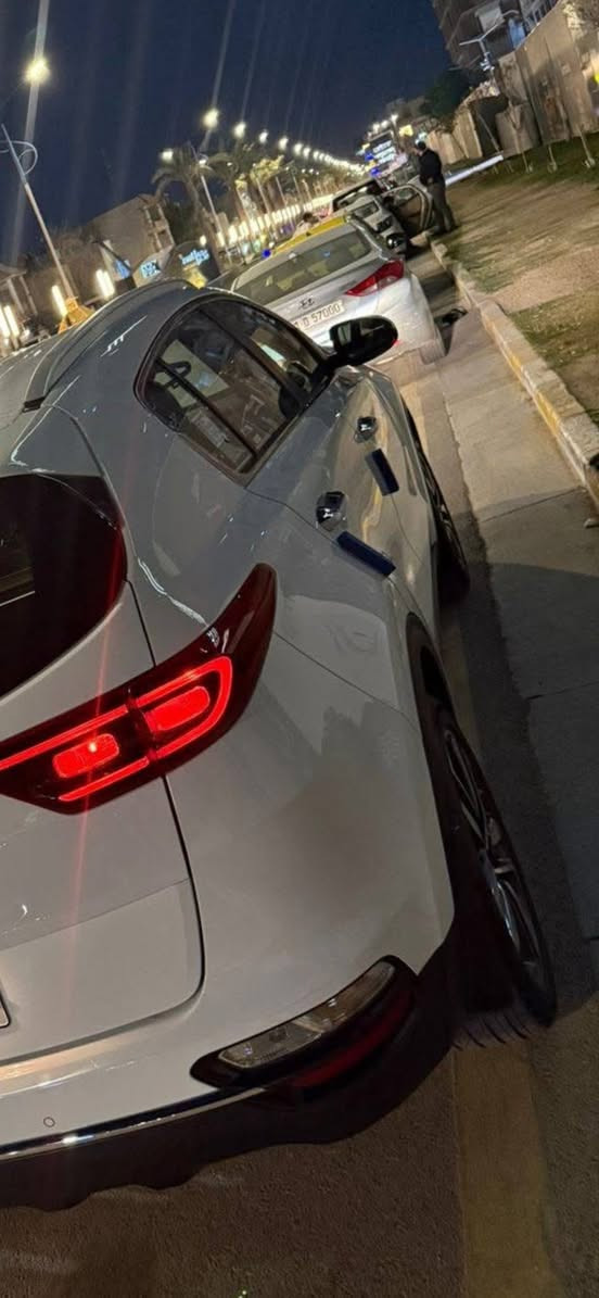 السلام عليكم كيا سبورتج خليجي شركة الدولية  2020 مكفوله من الصبغ ماشية 80 الف
الموصفات شاشة اصلية كامرة دوارة تحكم جهتين اشاير بلمراية وترحيب والمري طي داخل لون حمصي تخم تاير 5 ويل كب السياره حيل جديدة لايت زنون اصل الاتصال علئ الرقم ***********
