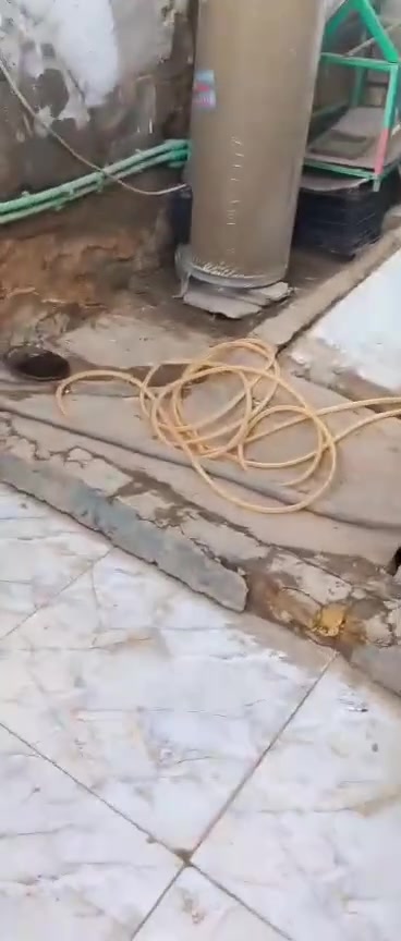 للبيع بيت مساحه ١٥٠ متر طابو زراعي منطقة سيد رافع نزلت جامع اسكندر مقابل مولدة احمد عبد الامير السعر ٢٠ مليون وبيه مجال للشراي الاستفسار الاتصال على الرقم ***********
