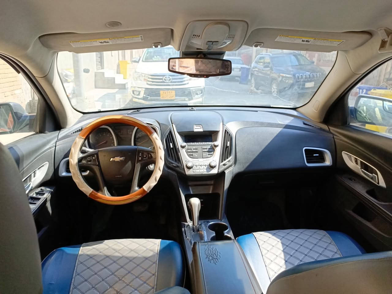 السلام عليكم
سيارة كوينكس LT موديل 2013 محرك 2400 
سيارة كير مكينه تبريد جيد جدا
 ضربته بالچاملغ الخلفي جهة السايق گد شبر ضربة ستوته فقط 
سياره حلوه ونضيفه 
السعر /100$
العنوان البصرة
للاستفسار رقم الهاتف
***********
