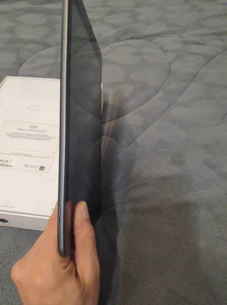 ايباد 7 
ذاكرة 32 
النظافة كلش عالية 
الجهاز مبدل فقط اللمس مبدل اصلي وكالة 
البصمة لا تعمل فقط دكمة الهوم شغالة طبيعي 
الجهاز نظيف بدون اي مشاكل 
الجهاز بدون ملحقات نظيف و مامتعوب 
السعر ١٣٥ الف 
للبيع او المراوس 
البصرة السراجي البصرة, العراق


**إذا كنت صاحب هذا الإعلان وتريد حذفه لأي سبب، رجاءا أرسل رسالة إلى الدعم الفني**