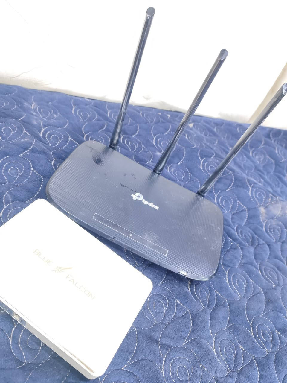 راوتر ونانو انترنت كامل غراضة للبيع
بس تشد ،***********
