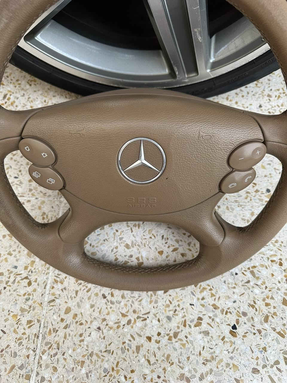 سلام عليكم للبيع دركة مال 211 لون بيجي 
عنوان غزالية ‭0788 290 0337‬
