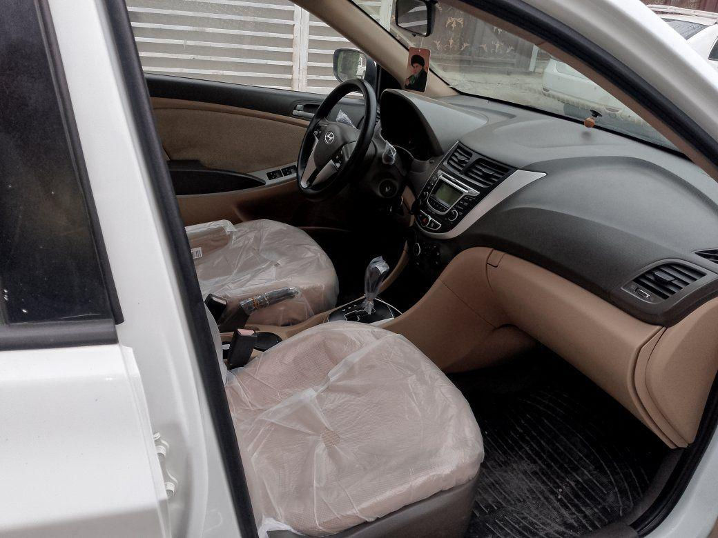 اكسنت 2012 بلو فول 
مكفولة بدون ضربه ولا صبغ محرك كير تبريد شركه
بسمي 
سعر 100 بيه شي بسيط لشراي
*********** بغداد, العراق
