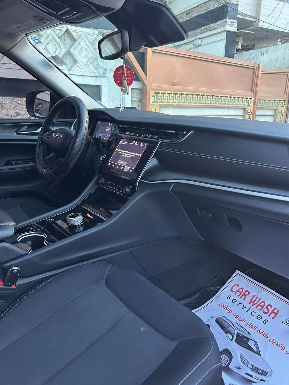 السلام عليكم
جيب كراند شيروكي الشكل الجديد
الموديل  :  2023 وارد امريكي
الحادث بصورة مبدل بنيد ابلادي وجاملغ ابلادي ودعامية ابلادية يعني سيارة كفالة عامة من الصبغ تصليح السيارة درجة اولى 
* المحرك   :  3600  6V
عداد السيارة : 1800 ميل
٧ راكب كشن منفصل 
* كاميرا خلفية
* دفع رباعي
* قيادة ذاتية عند المنعطفات
* رادار امامي مانع تصادم
* تحذير الخروج عن المسار
* نظام التوقف الآلي
* تحذير النقاط العمياء
* نظام تحذير عند المنعطفات
* نظام تقليل الضجيج داخل المقصورة
* شاحن موبايل واير ليس
* مرايا تعتيم ذاتي
* نظام الصوت من البينا 11 سماعة
* شاشة كبيرة 10.1 انج
* نظام الخرائط   GPS
* لوحة القيادة دجتال  بقياس 12 انج
* المصابيح الأمامية زنون
* كشافات ضباب
* دخول ذكي
* انارة محيطية
*
* المقاعد الأمامية كهرباء
* 
* حساسات خلفية
السعر 285
المكان البنوك 
***********
