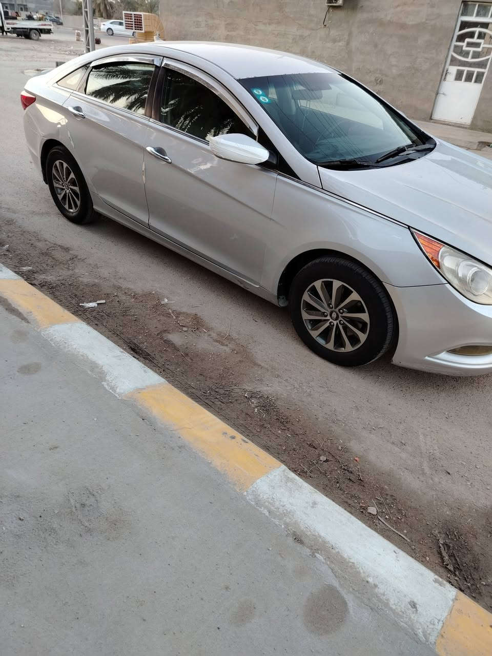 السلام عليكم للبيع هونداي سوناتا وارد أمريكي موديل 2011 رقم انبار الجديد هزه جديده سنويه لغايه 30 محرك 2400 نظيف وكير نظيف تخم تاير جديد صدر امامي خلفي جديد كفاله عامه من الصبغ والتبديل تحويل مباشرمكان السياره الانبار فلوجه الاتصال ع الأرقام *********** (***********) السعر 103مجال قليل للبيع فقط يعني مااراوس

