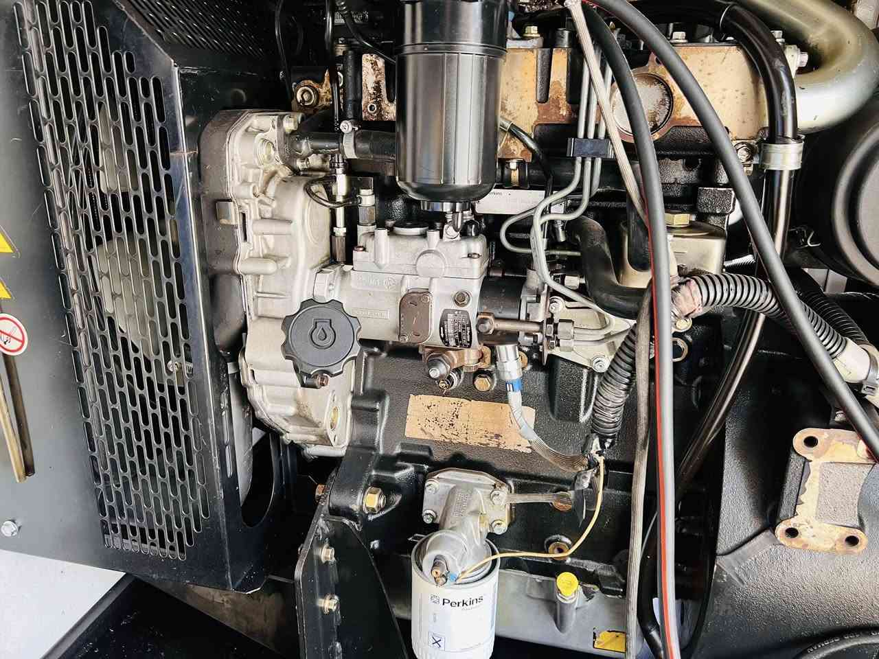 #جديدنا
نوع المحرك:بيركنز نكليزي 
القدره:66KVA
المحر::بستم  سوبر
نوع الملف:لوري سومر فرنسي
عدد ساعات التشغيل2000 ساعة ⏰
كاتم 90%
مع سسستم بروتكشن كامل للحمايه ونظام اوتو Ato
 الهاتف:***********
***********
