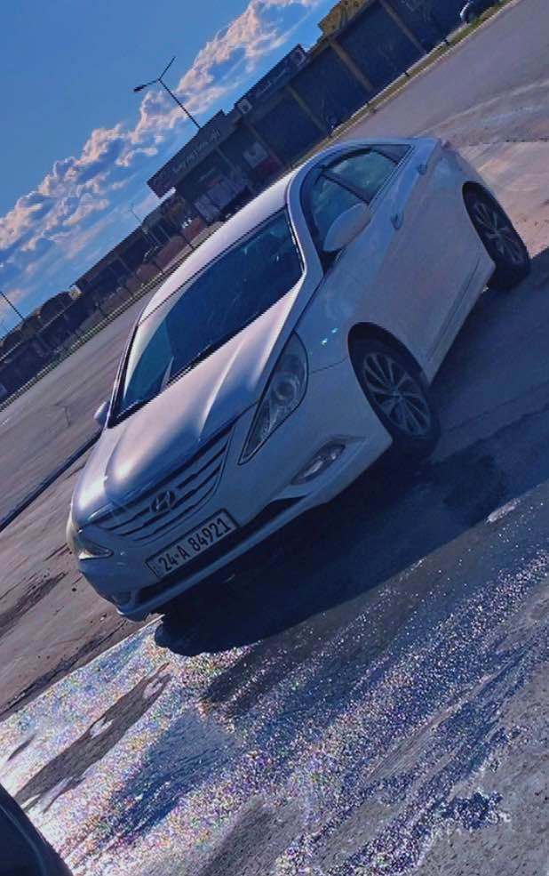 سلام عليكم 
هونداي سوناتا موديل 2011 
حجم المكينه 24 
سنويه ورقم جديد سنويه عظم بأسمي تحويل ثاني يوم
سياره جاهزه ماتصرف عليها ربع
طخم امامي خلفي مبدل جديد 
وياله وتايرات جدد وياله مال ازيرا 
نوزلات بلكات كلها جديد وعليها ادامه دوانز ماكو نهائياً 
صبغ السياره جماليه بيها تقريباً 4 قطع ونص بدون دواخل 
مواصفات السياره داخل اصفر واسود 
نظام ايكو 
تحديد سرعه وكشنات كهرب 
حساسات خلفيه 
سعر السياره 95 فقط 
بيع فقط بدون مراوس 
مكان السياره دهوك 
*********** واتساب دهوك, العراق
