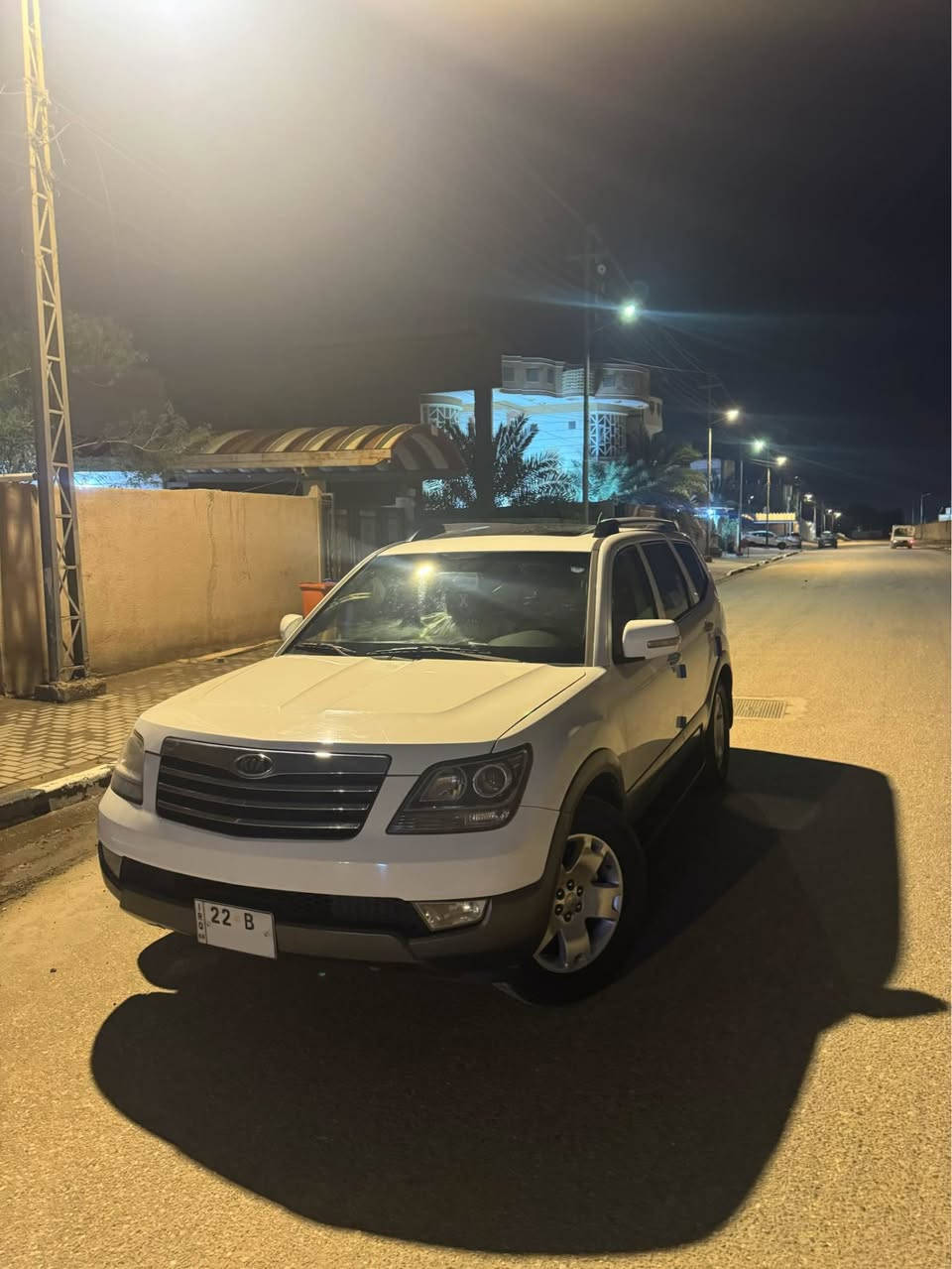 كيا مهافي للبيع موديل 2013 .
كفاله عامه من الضربه والصبغ والتبديل ومكينه وكير كفاله . 
وارد خليجي الممشى 105 الف كيلومتر فقط .
فول مواصفات فتحه 7 راكب ثلاث قطع تبريد 
محرك 3800 6 سلندر 
السياره جاهزه تخم تاير جديد حداديه جديده 
رقم اربيل انكليزي سنويه جديده . 
السعر 158 ورقه وبيها مجال 
رقم الهاتف *********** حياكم الله البصرة, العراق
