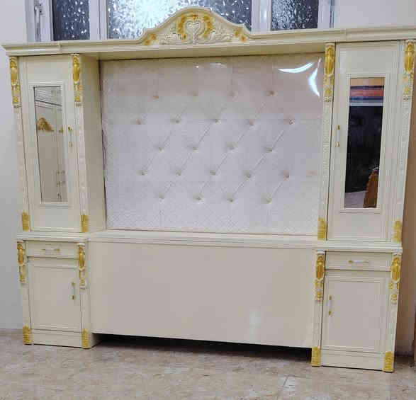 السلام عليكم الغرفة نجاره درجة أولى داخل خارج صاج مسرح ضهر جرجوبة تكمة موديل ازان صبغ حراري سعر مليون ٩٠٠ واصل مع شد ونقل رقم *********** واتساب
