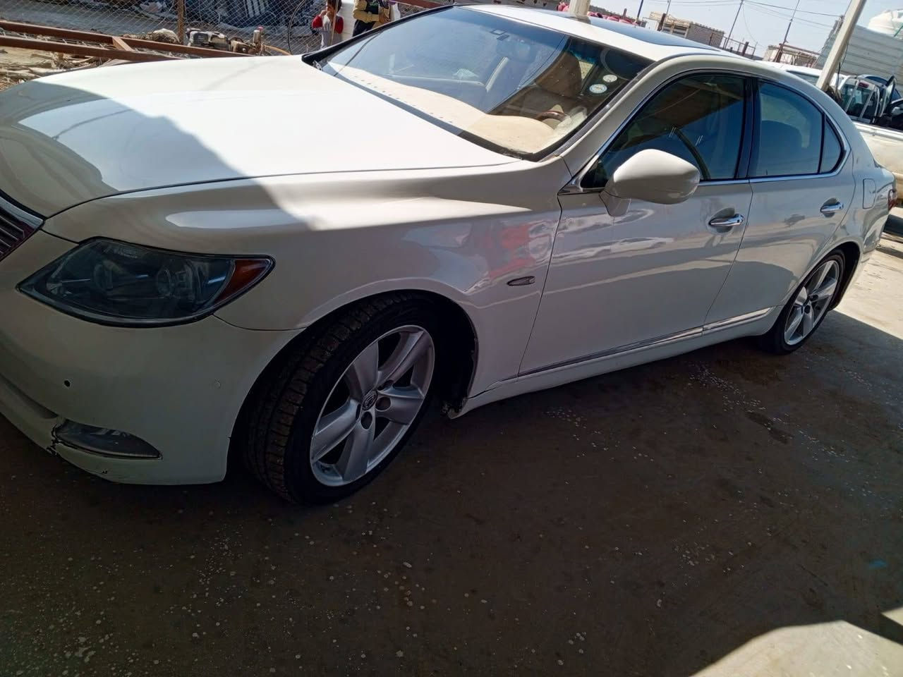 سلام عليكم البيع لكزز صالون 2010 فول مواصفات فتحه سقف كهربائيه كشنات جلد شاشات ابواب شفط في اي بي كص قماره فقط متوم طبق الاصل مكينه او V6 ستوني شديتهن حداديه تأيرات خير من الله منضومت زنون سياره جاهزه كلش مكاني البصره سعر 45 رقم الهاتف ***********
