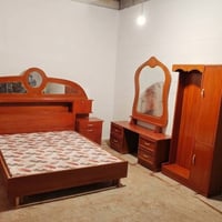 غرفة نوم صاج • ٥ أبواب • نظيفة