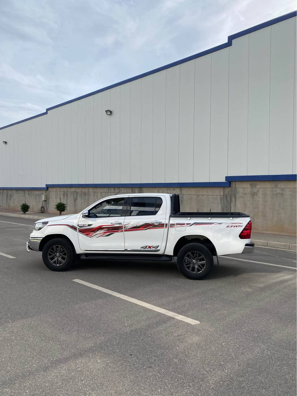 Toyota Hilux 2018
السيارة كلين تايتل شركة جيهان 
السيارة حيل حيل نظيفة بدون اي ملاحظة 
ماشية ٢٢٠ الف كيلومتر 
السعر مميز ٢٦٥$ ورقة و بيها مجال 
للمزيد من المعلومات اتصل على هذا الرقم 
كورك-واتساب 
(***********) سميل, دهوك
