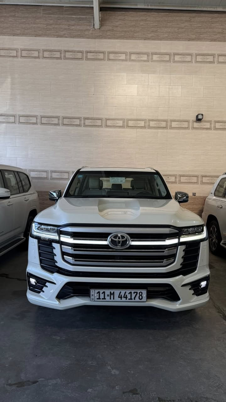 لاندكروز 2023 VX
ماشية 20 الف 

مغلفة كامله PPF

 ام الضمانSAS اصلية  

كشنات ذاكرة

كامرات 4 

كراسي خلفية كهرباء + تبريد 

كراسي امامية تدفئة تبريد +كهرباء 

شباك ليد اصلي 

لحاية اصلية مو شد 

شاشة جبيرة 

فتحة سقف بصمة 

تعديل مسار 

سماعات JBL

دشبول ديجيتل 

ماوس شغال بلادي 

سايد بريك دكمة

ستوب لايت 

ومعروفة مواصفات VX تجي فول 

السيارة مكفولة كفالة عامة ومغلفة 
وبعدها داخل ضمان شركة SAS 

السعر 71 الف وبيها مجال 

***********
